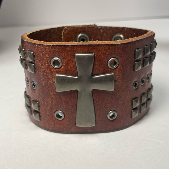 Leather Punk Cross Cuff - Picture 1 of 6